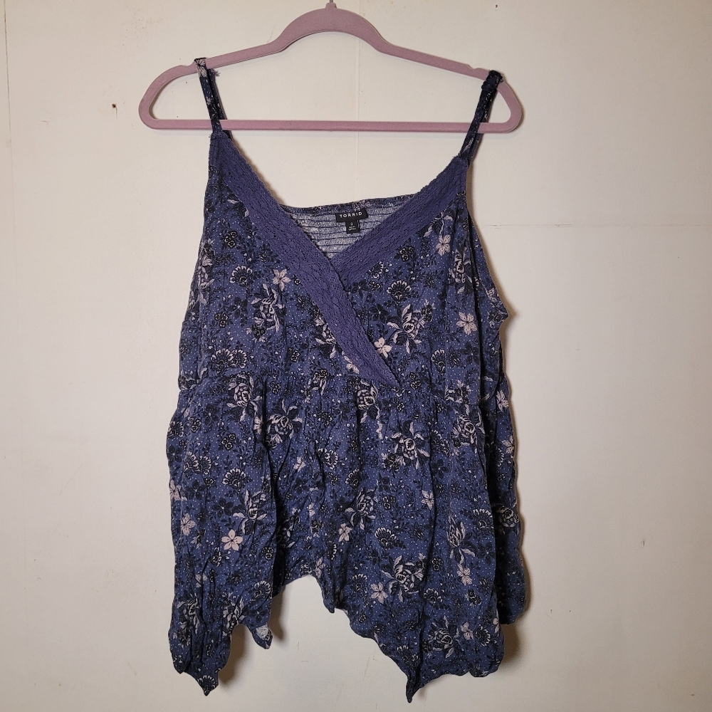 Torrid Navy Floral Flowy Sleeveless Top Size 3